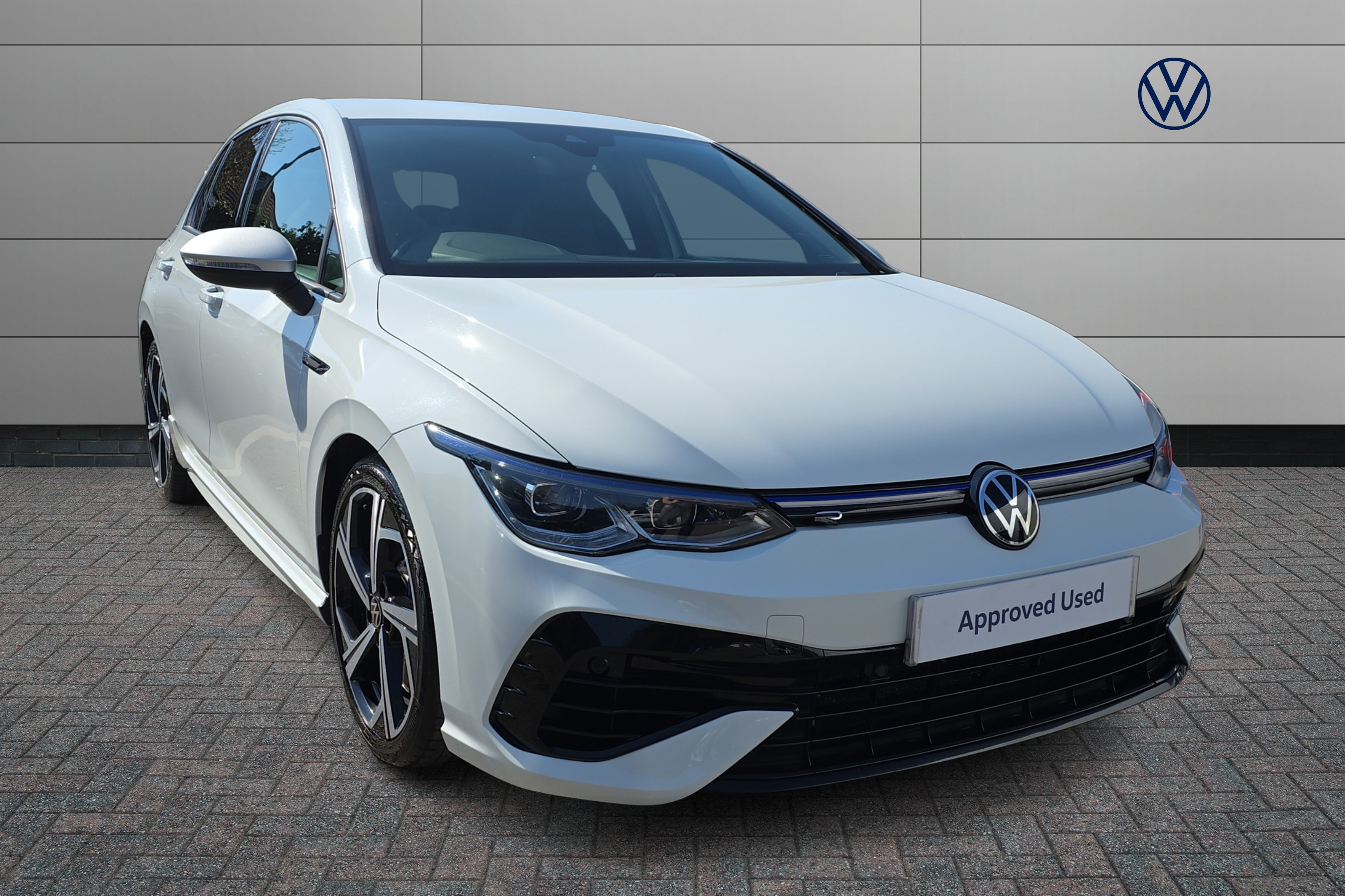Main listing image - Volkswagen Golf R