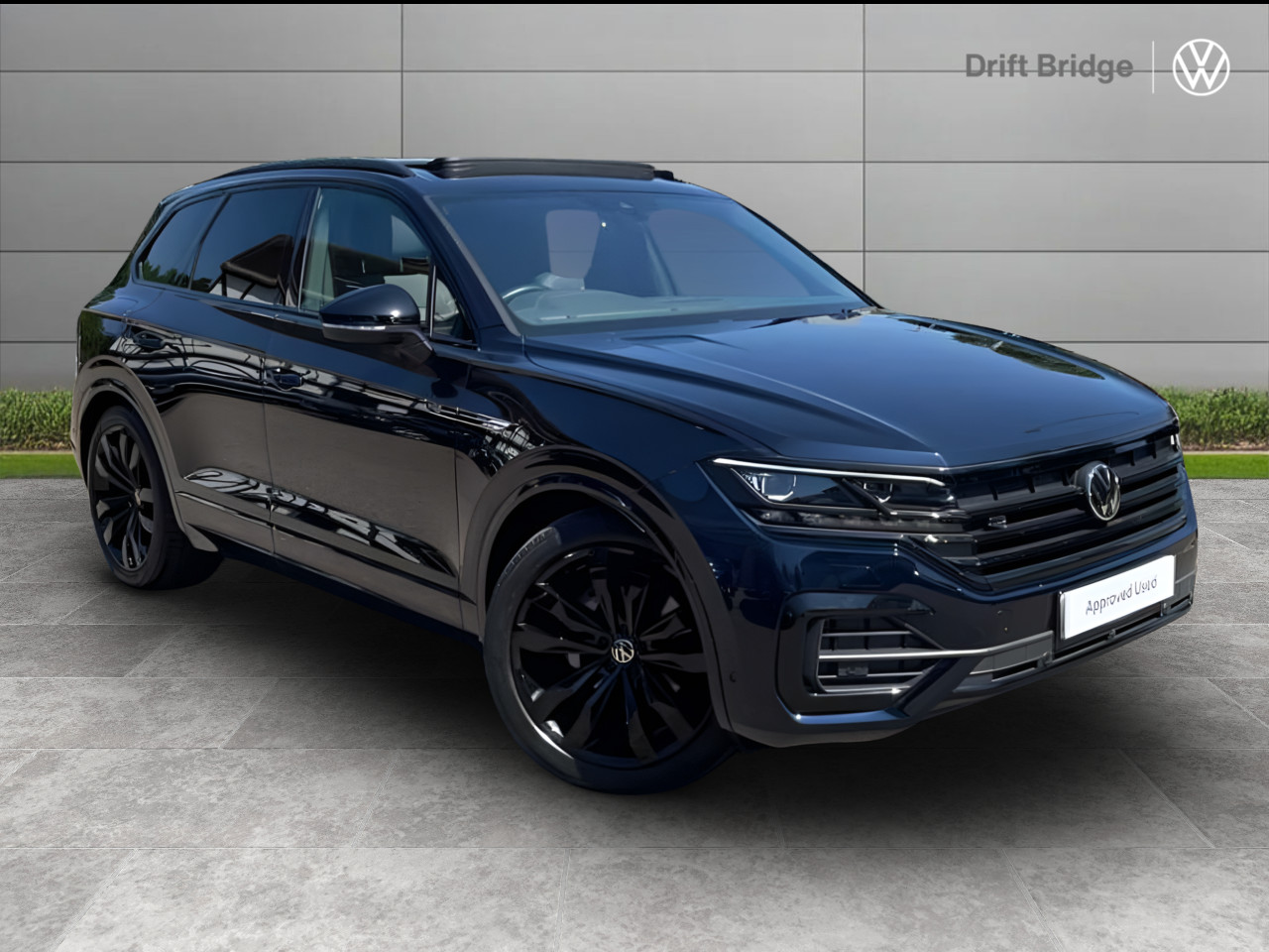 Main listing image - Volkswagen Touareg