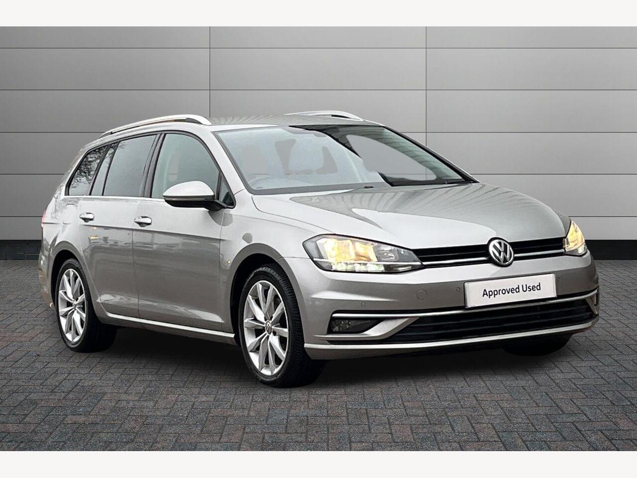 Main listing image - Volkswagen Golf Estate