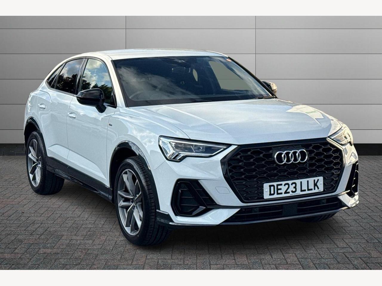 Main listing image - Audi Q3