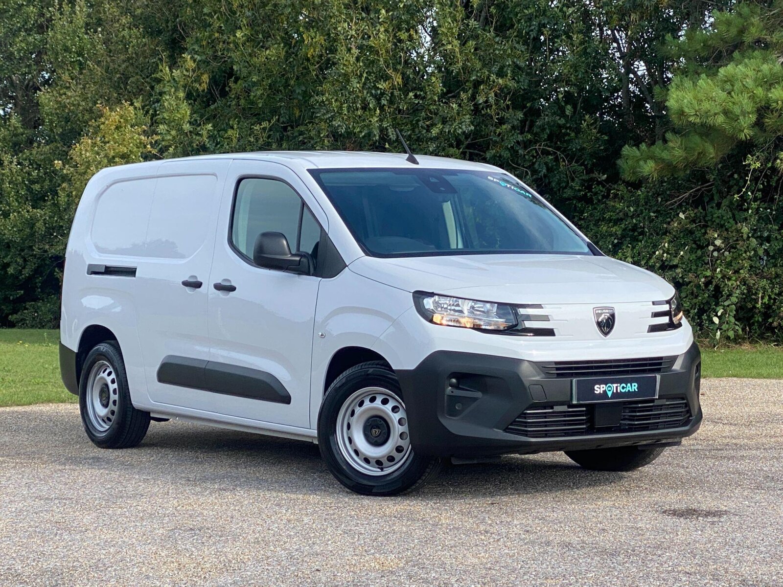 Main listing image - Peugeot e-Partner