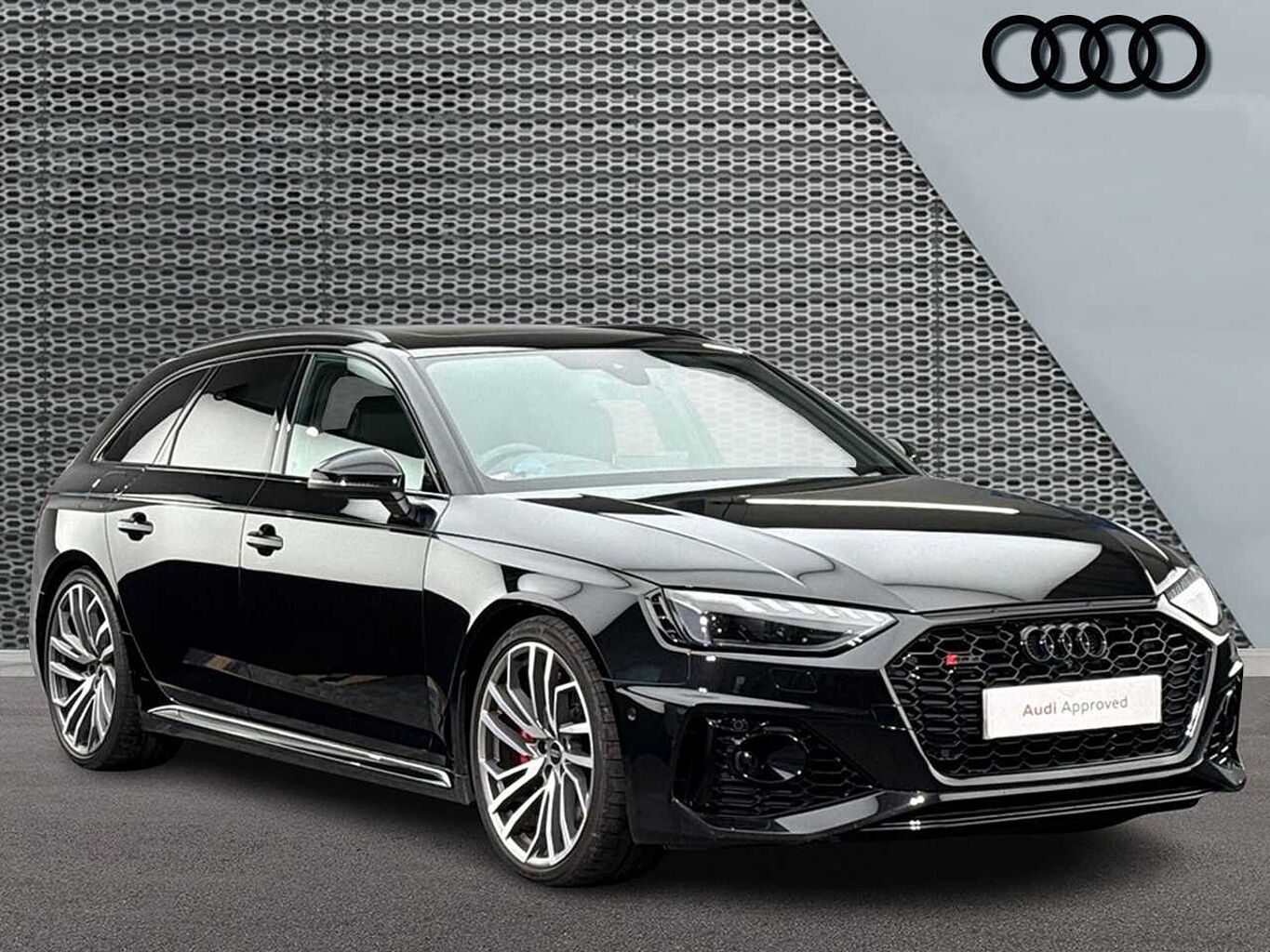Main listing image - Audi RS4