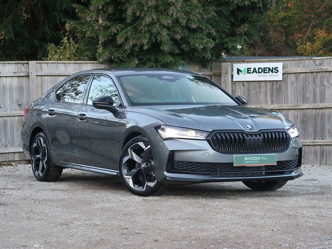 Main listing image - Skoda Superb