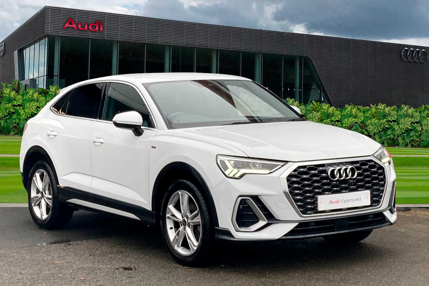 Main listing image - Audi Q3