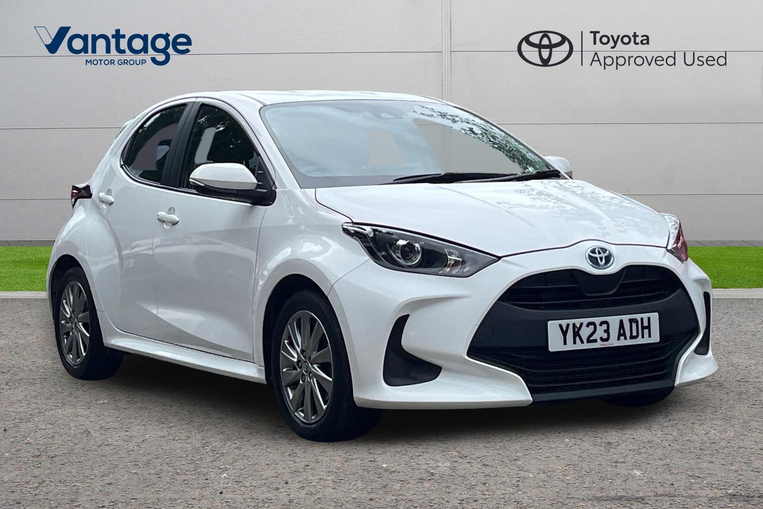 Main listing image - Toyota Yaris