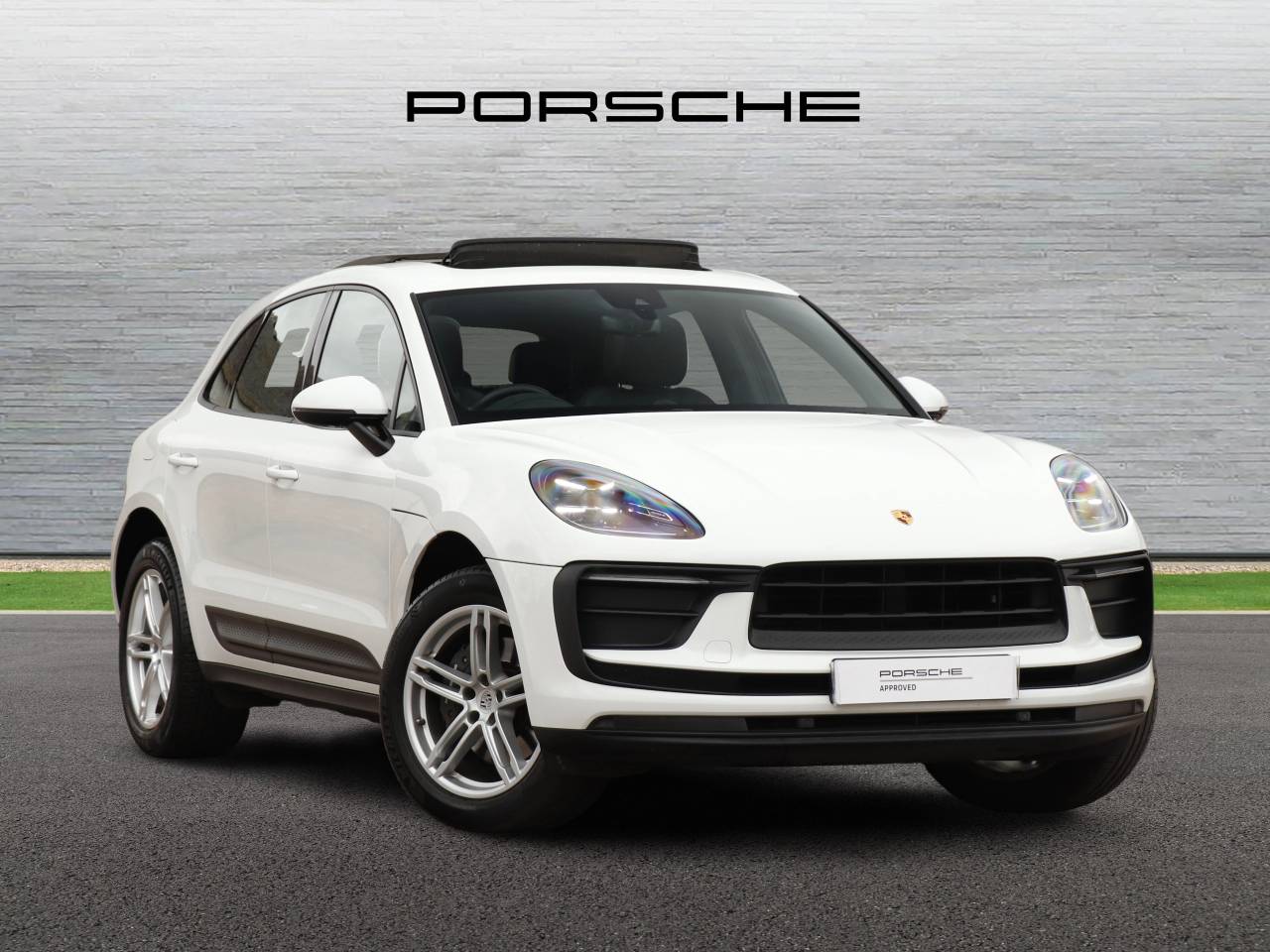 Main listing image - Porsche Macan