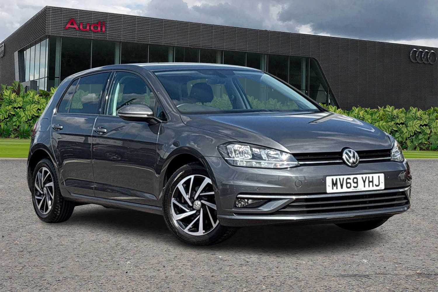 Main listing image - Volkswagen Golf