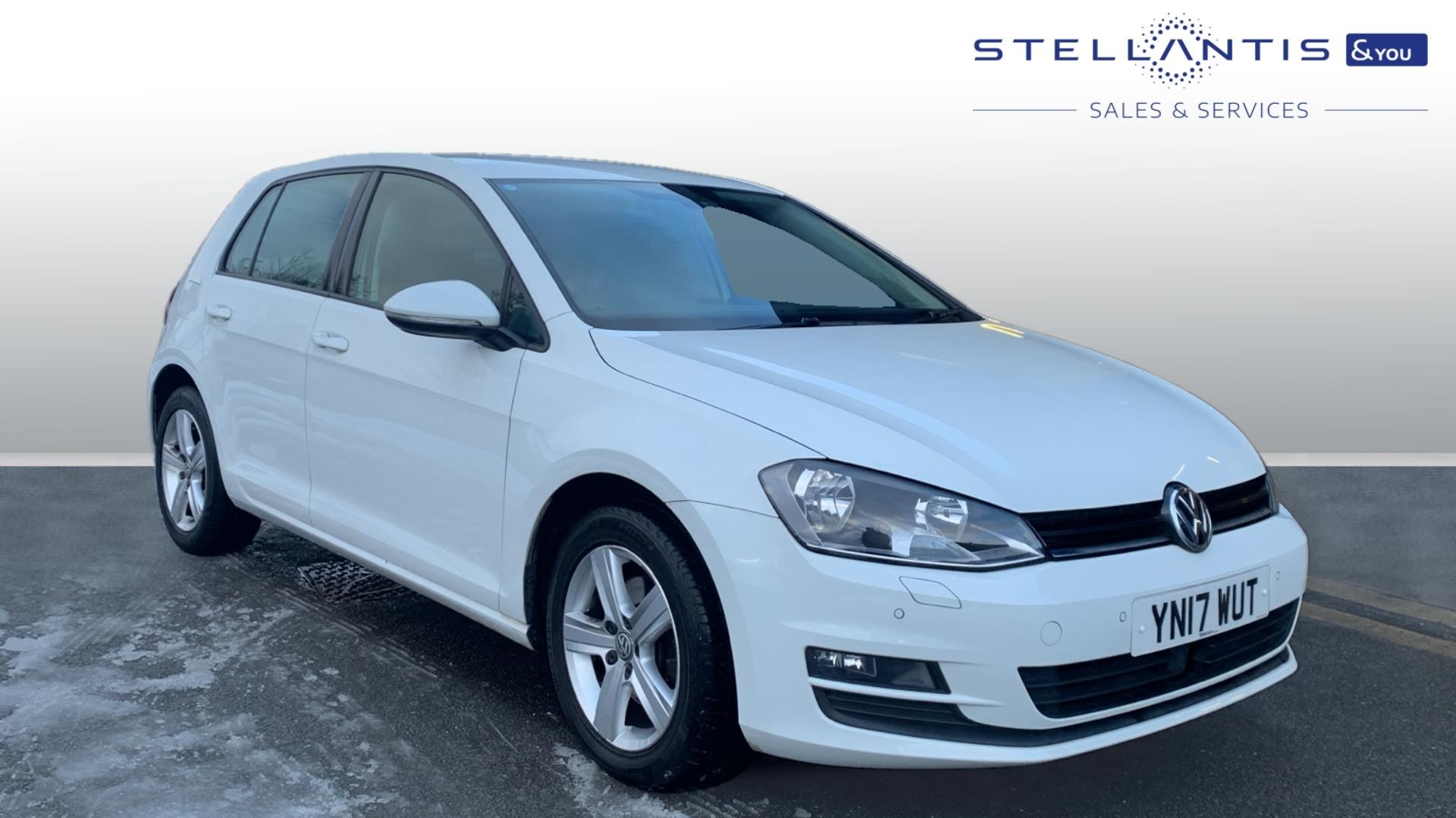 Main listing image - Volkswagen Golf