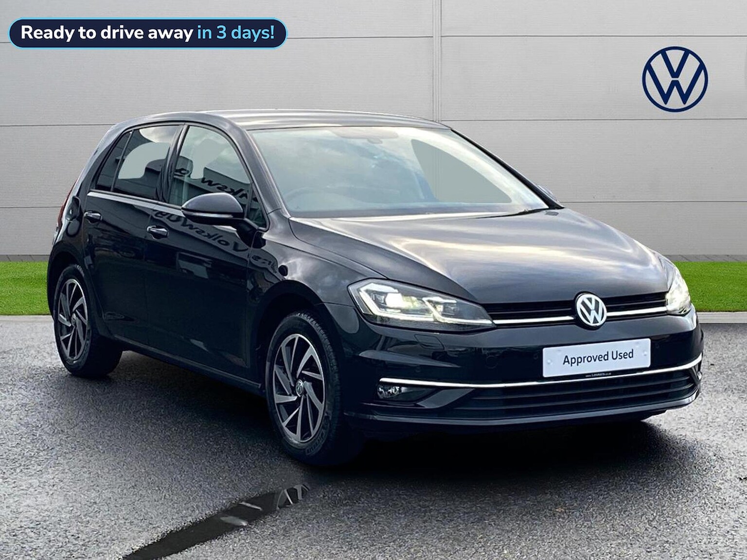 Main listing image - Volkswagen Golf