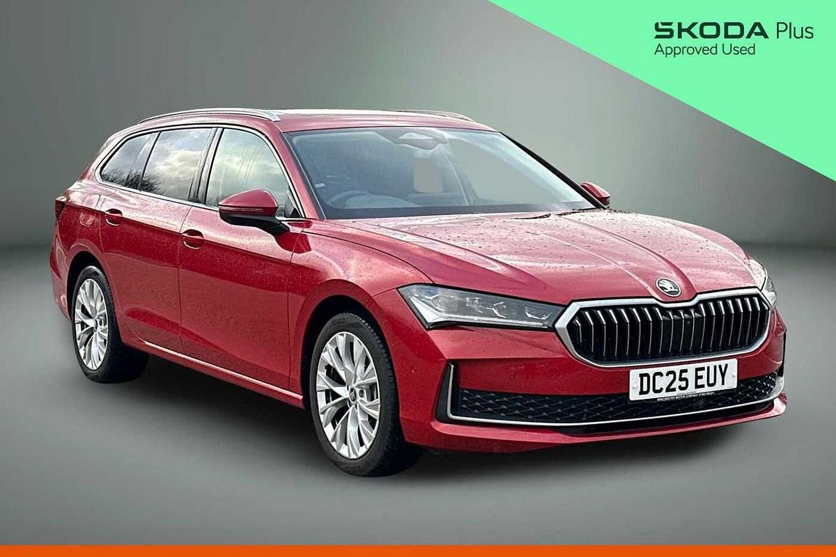 Main listing image - Skoda Superb Estate