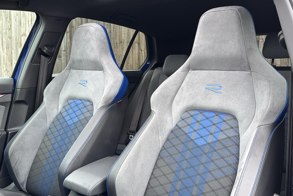 Main listing image - Volkswagen Golf R