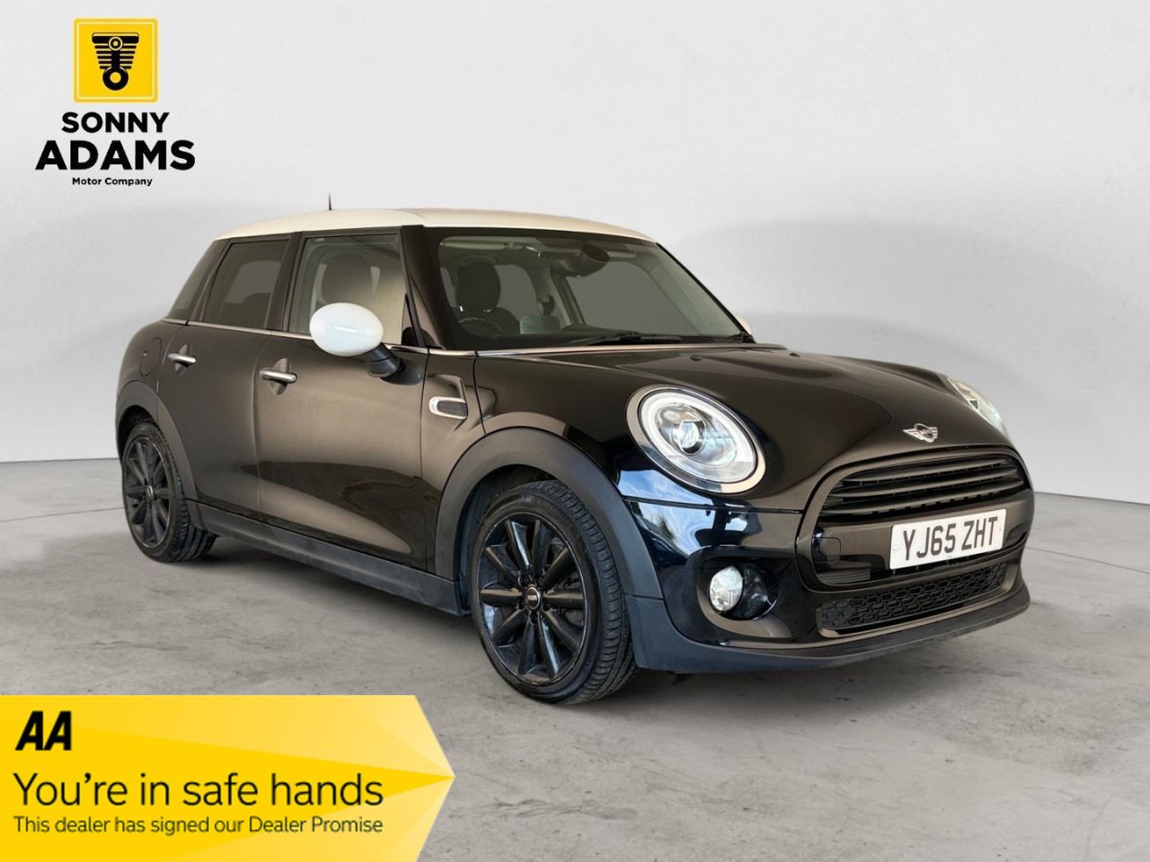 Main listing image - MINI Hatchback 5dr