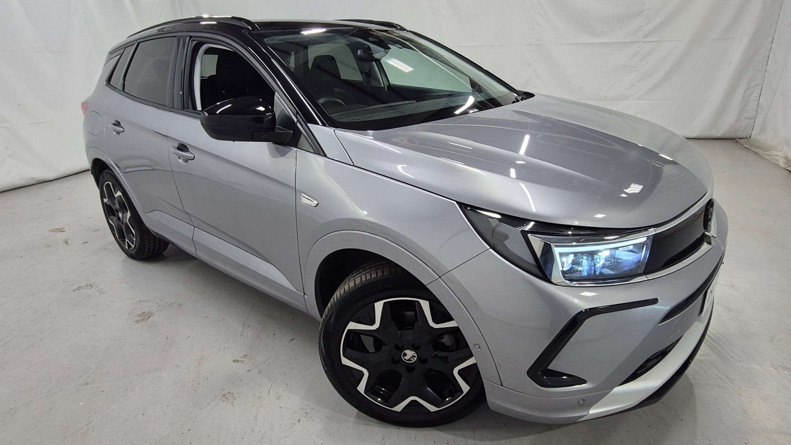 Main listing image - Vauxhall Grandland