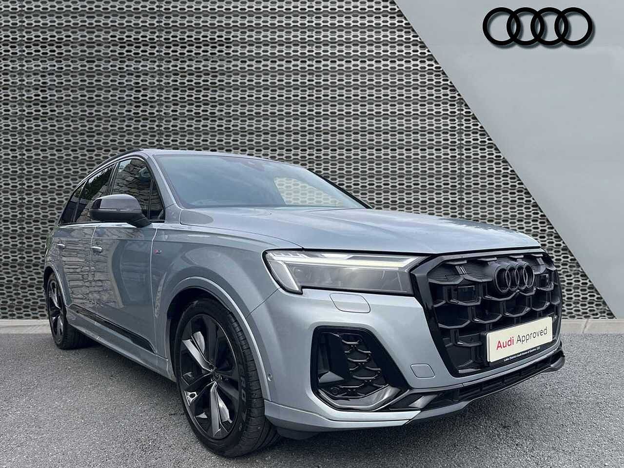 Main listing image - Audi Q7
