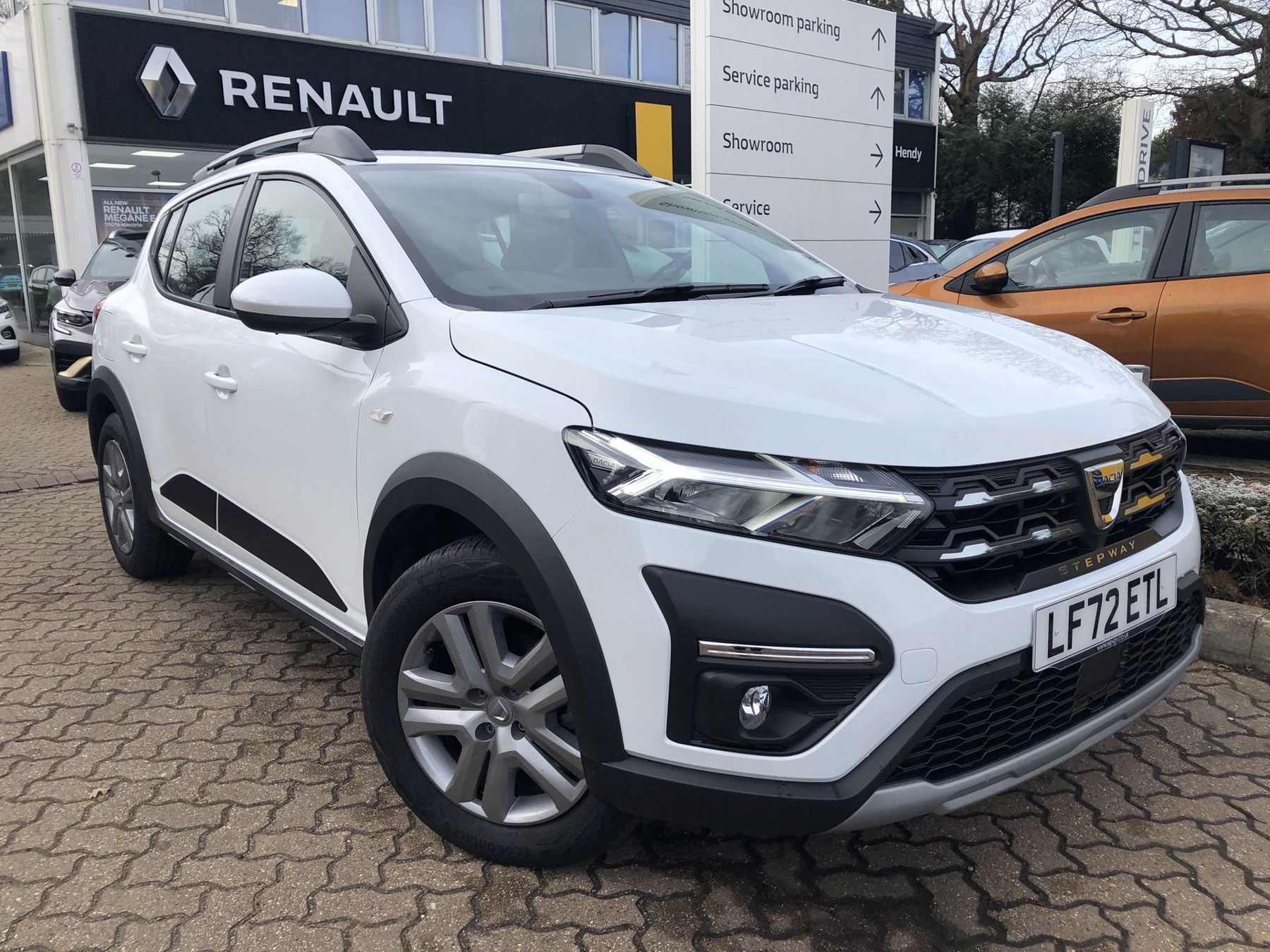 Main listing image - Dacia Sandero Stepway