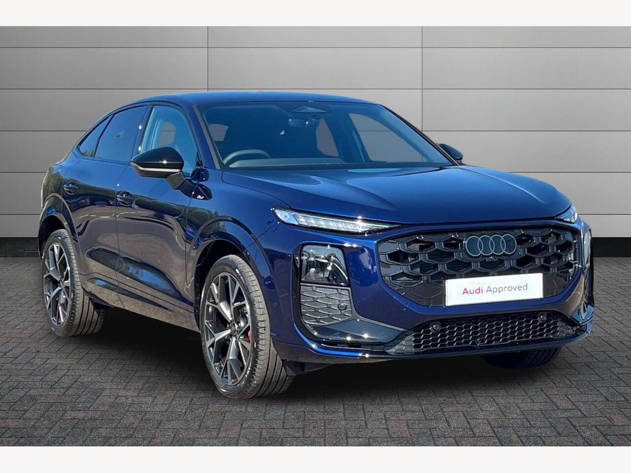 Main listing image - Audi Q3