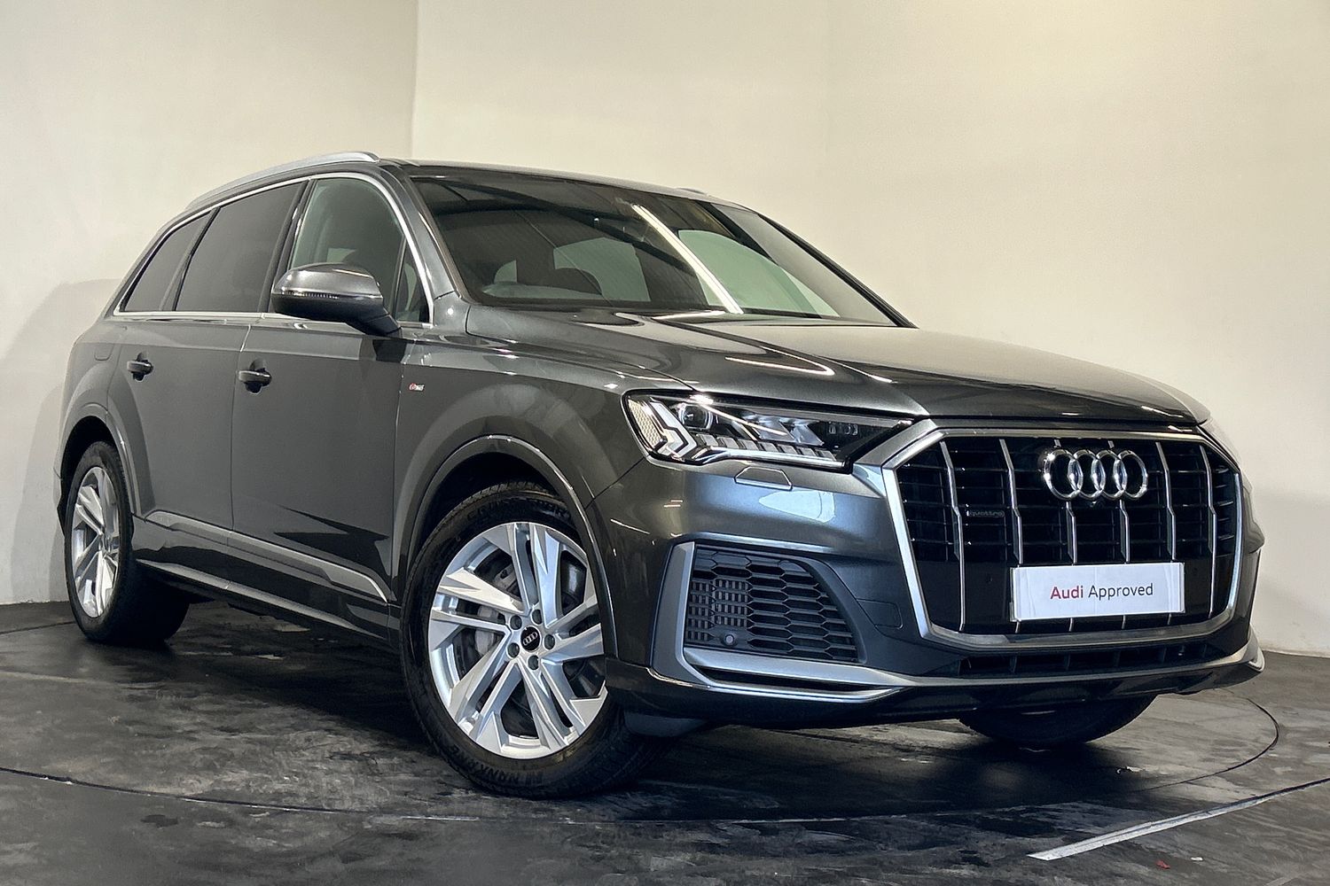 Main listing image - Audi Q7