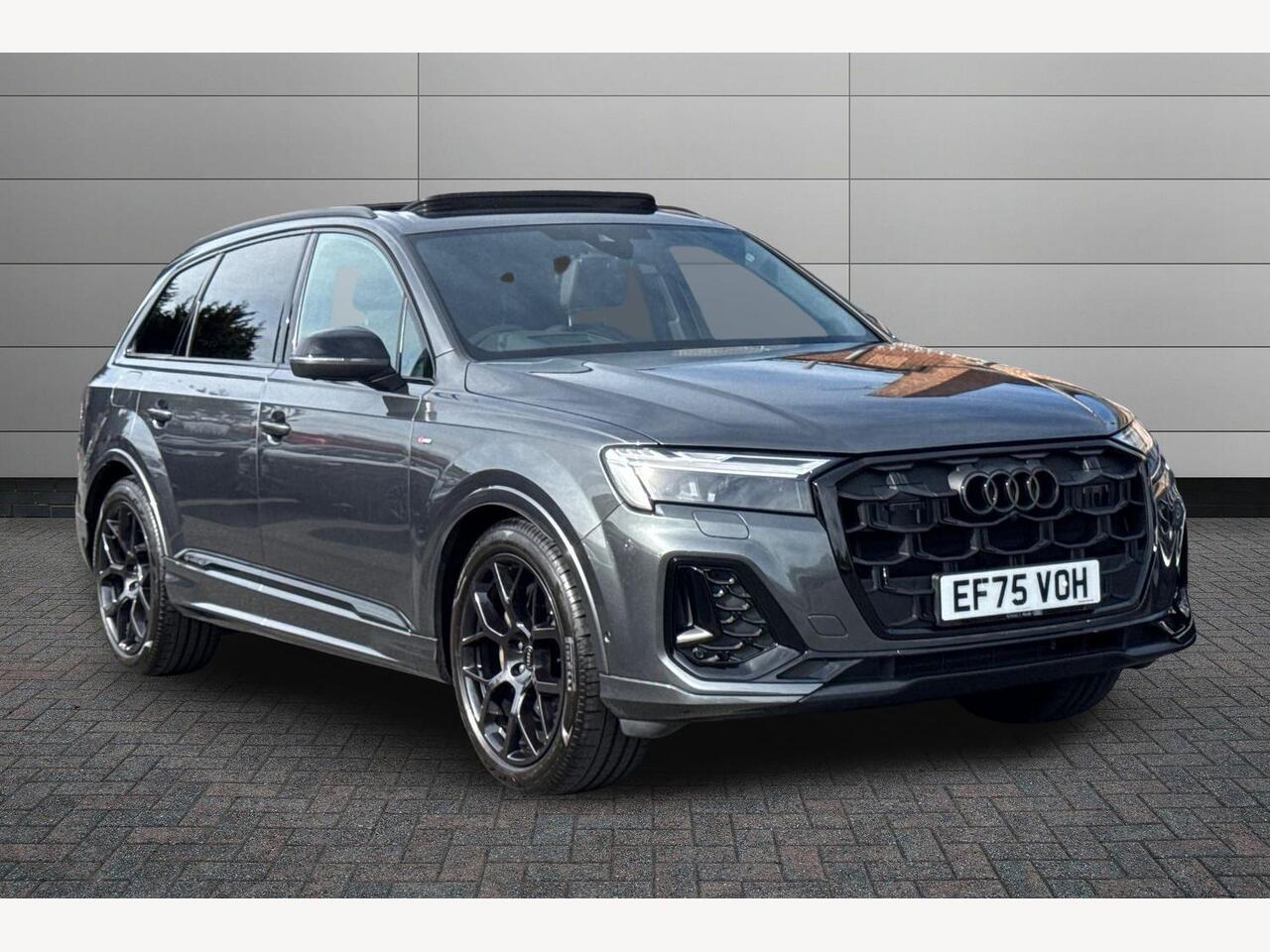 Main listing image - Audi Q7