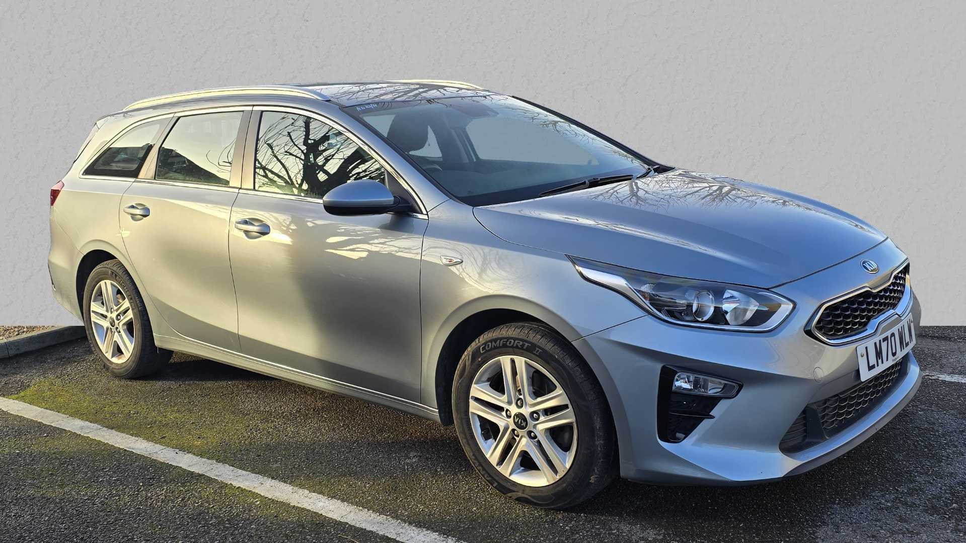 Main listing image - Kia Ceed SW