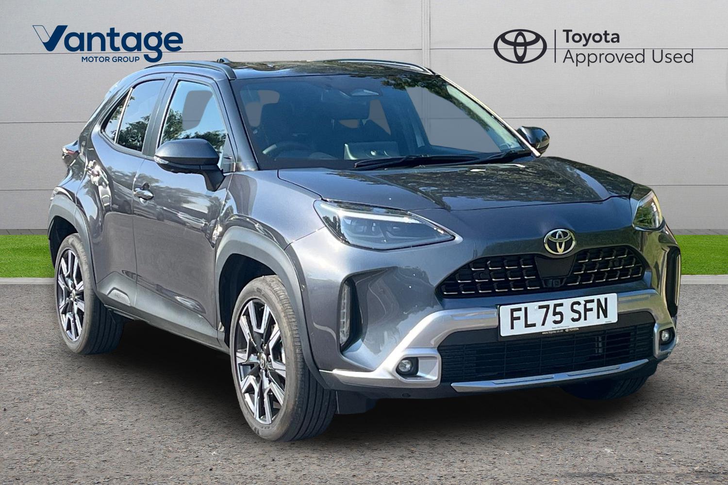 Main listing image - Toyota Yaris Cross