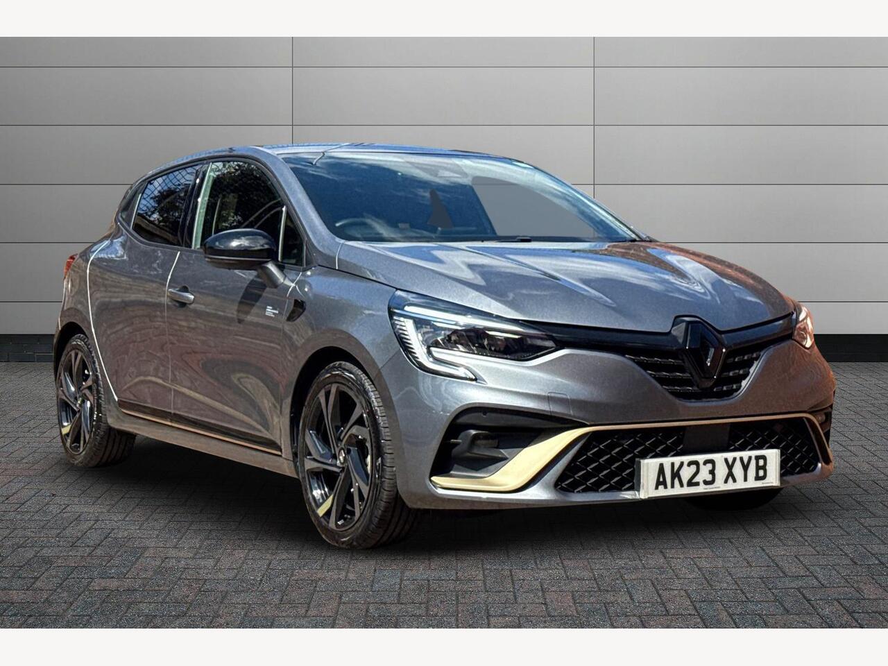 Main listing image - Renault Clio