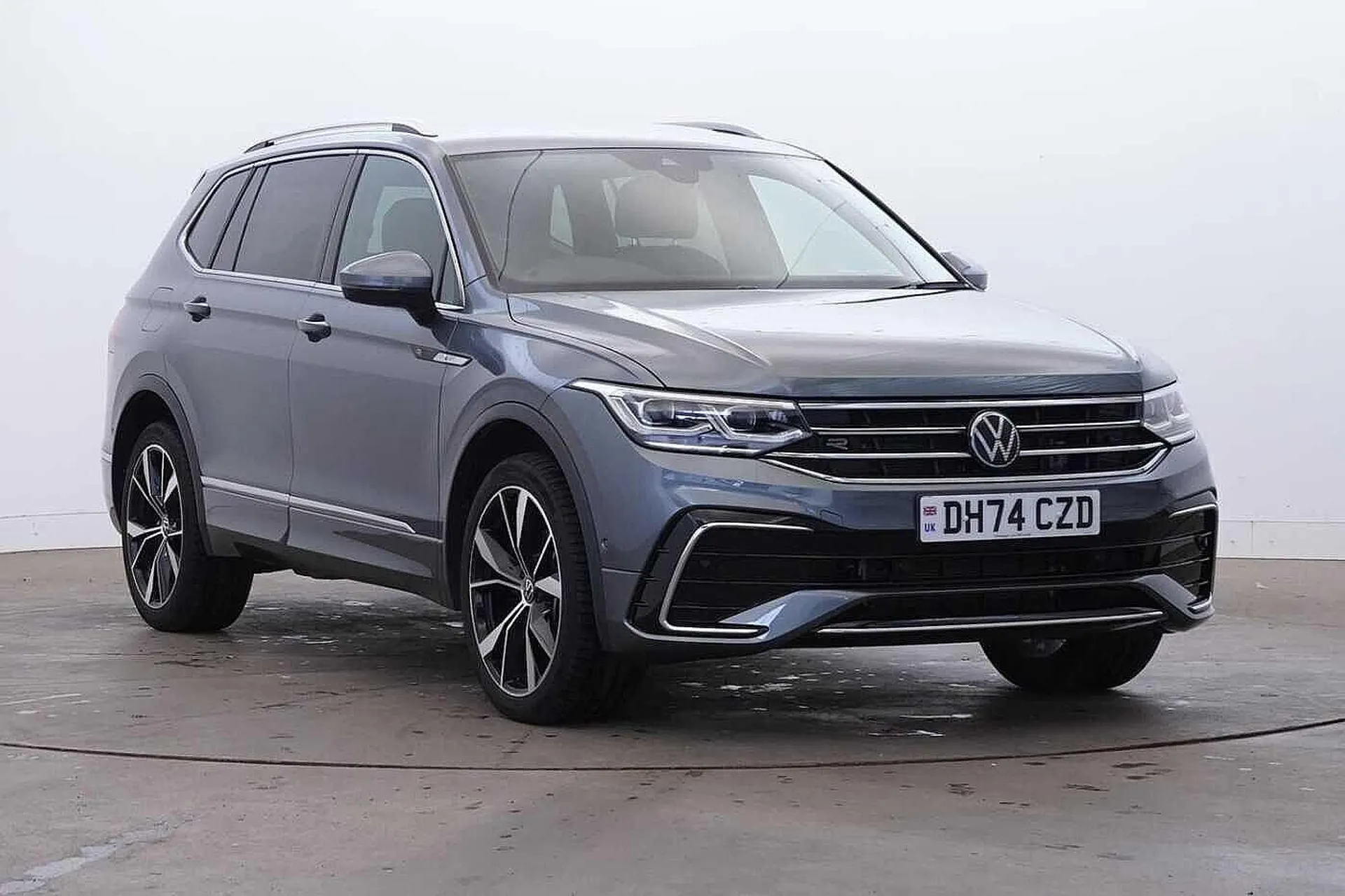 Main listing image - Volkswagen Tiguan Allspace