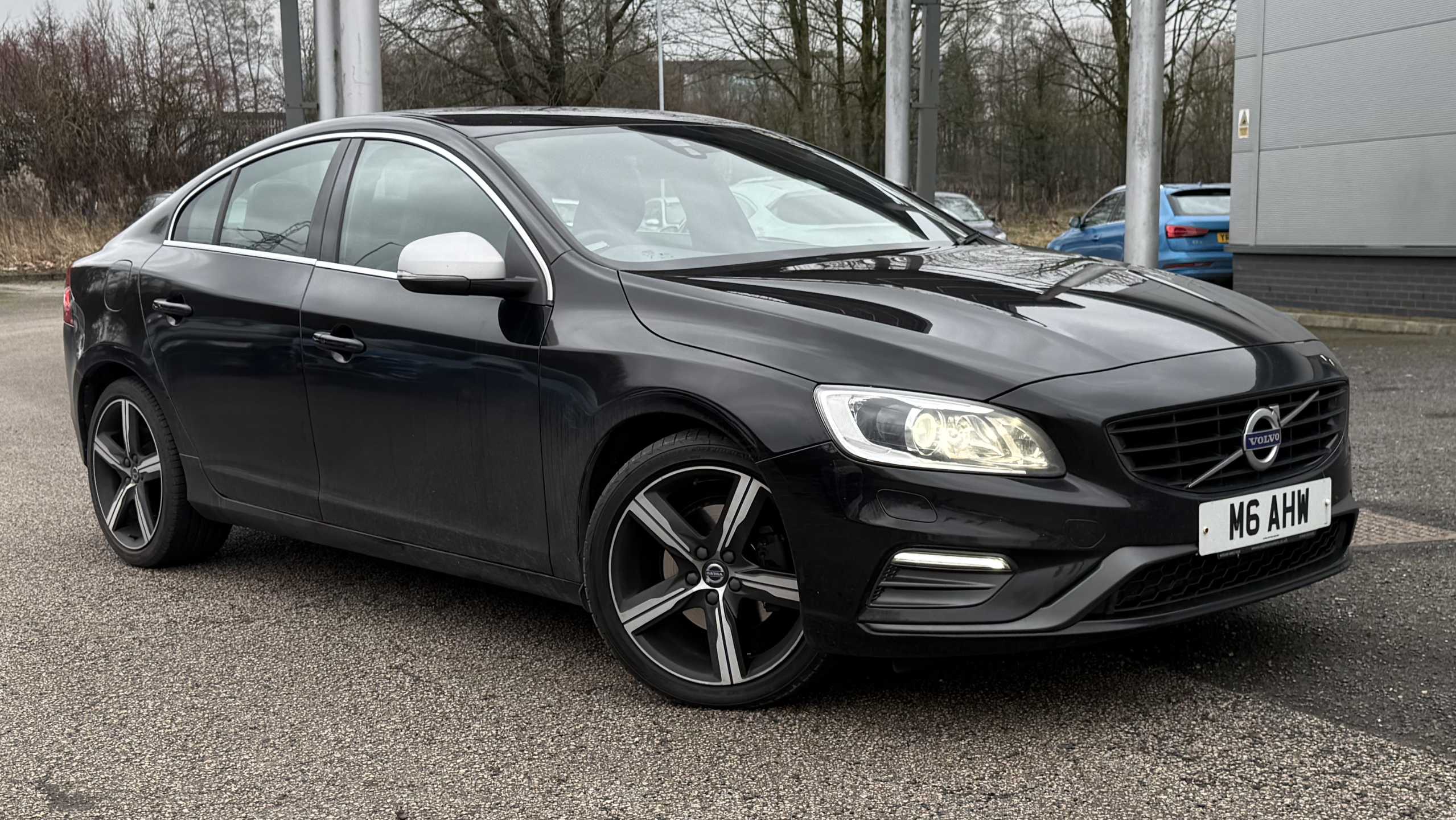 Main listing image - Volvo S60