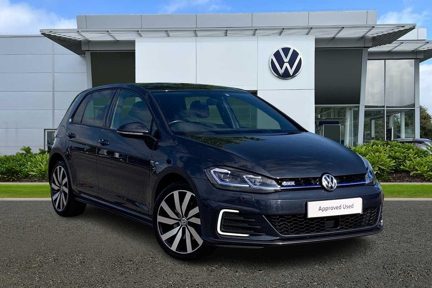 Main listing image - Volkswagen Golf GTE