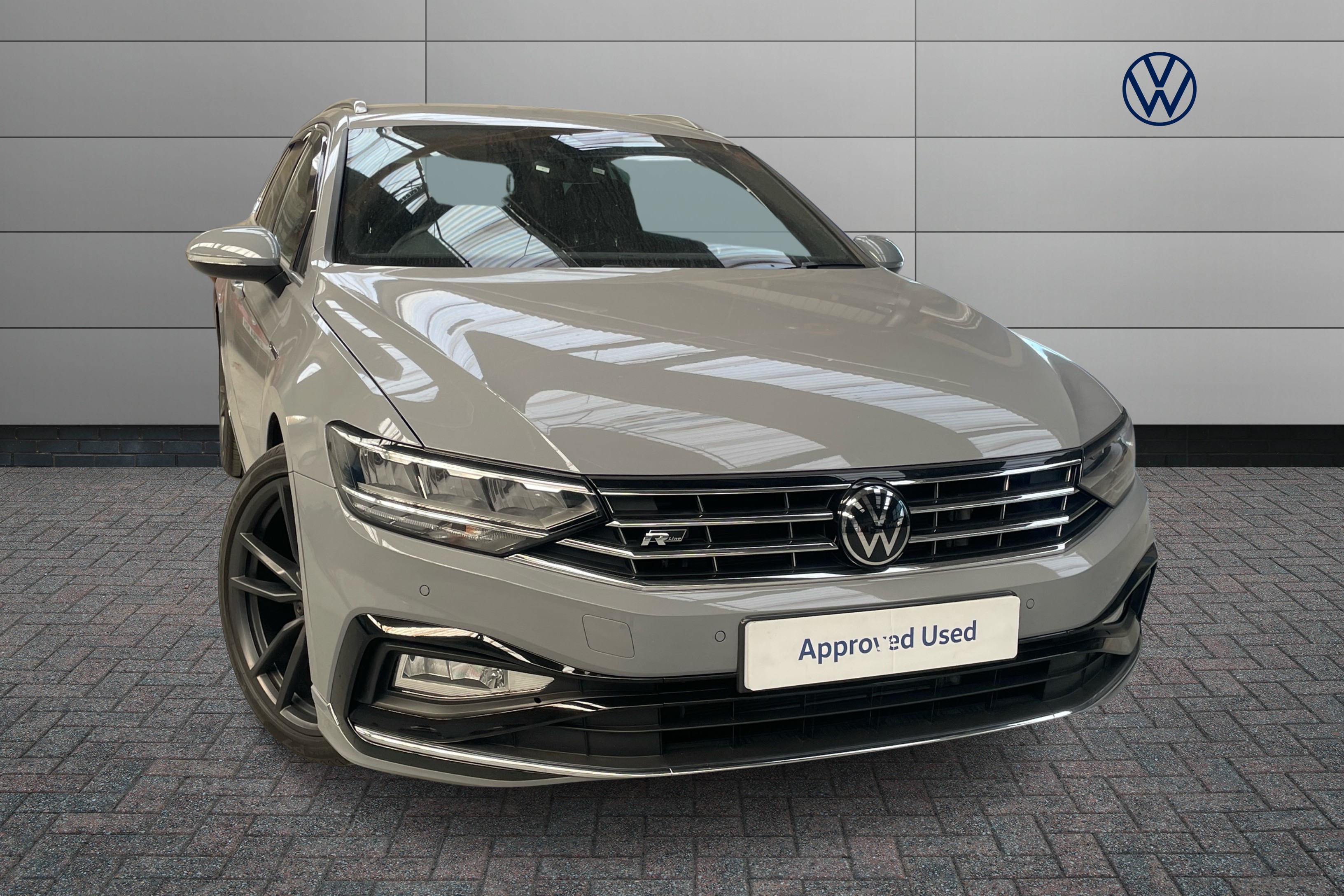Main listing image - Volkswagen Passat Estate