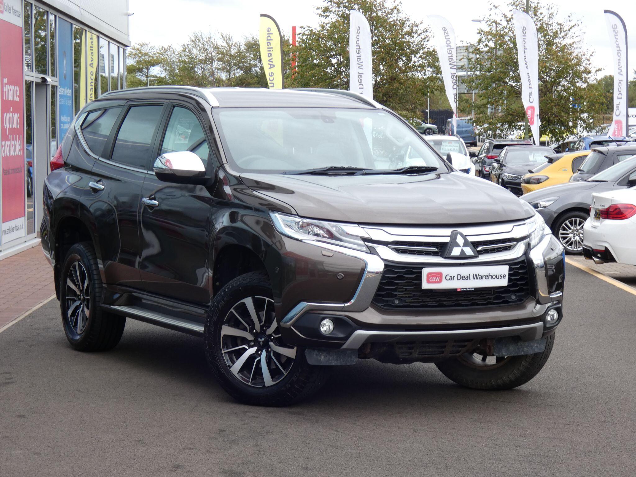 Main listing image - Mitsubishi Shogun Sport