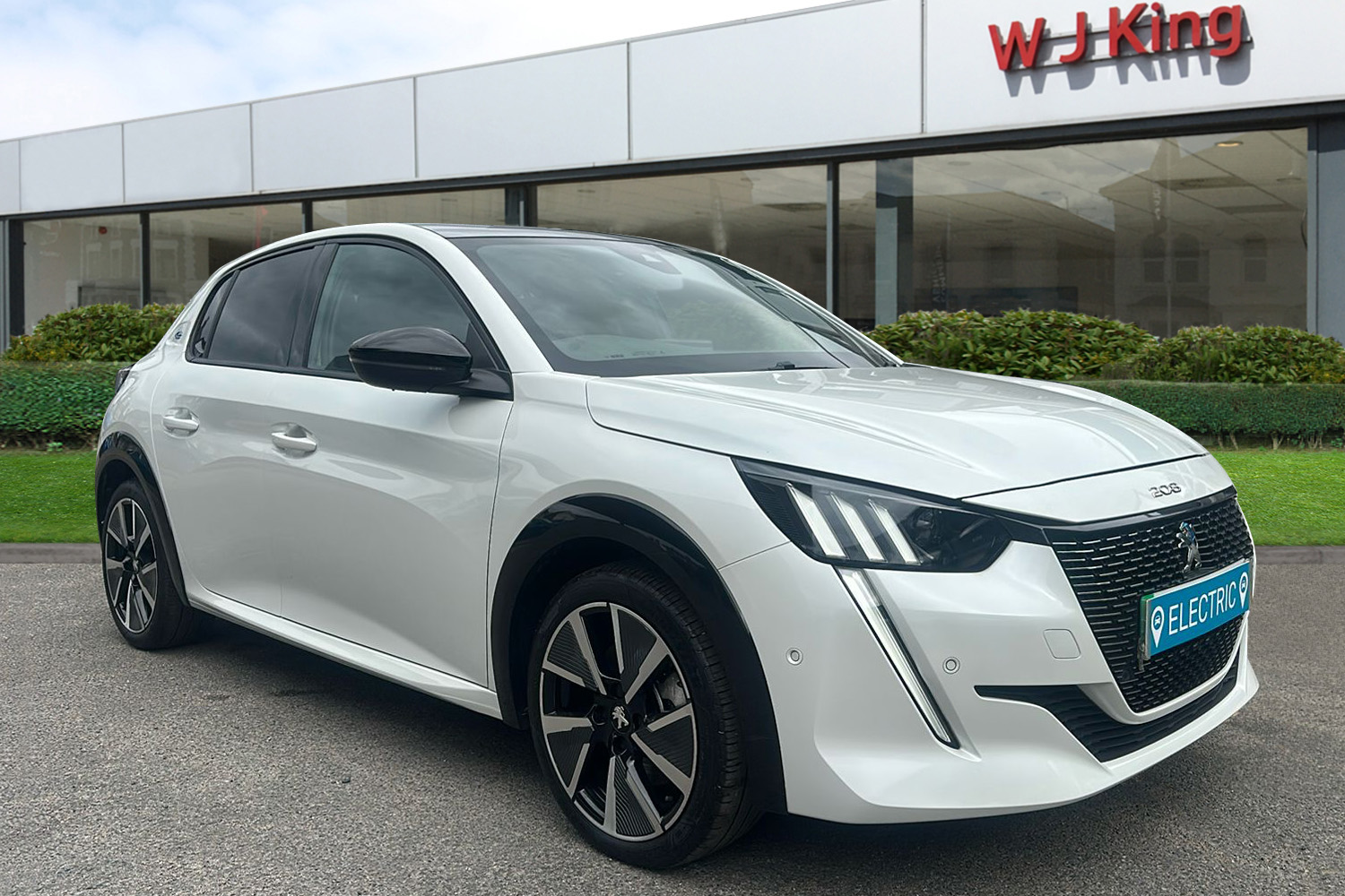 Main listing image - Peugeot 208