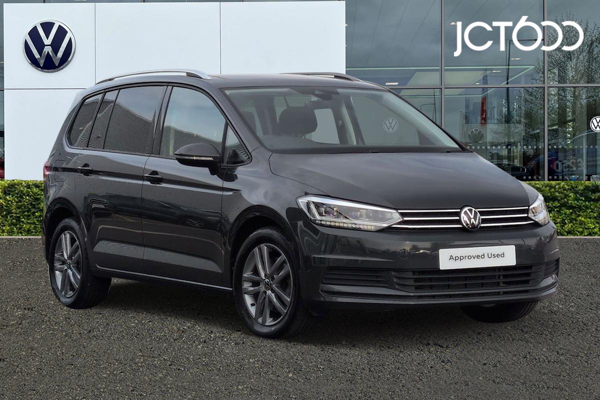 Main listing image - Volkswagen Touran