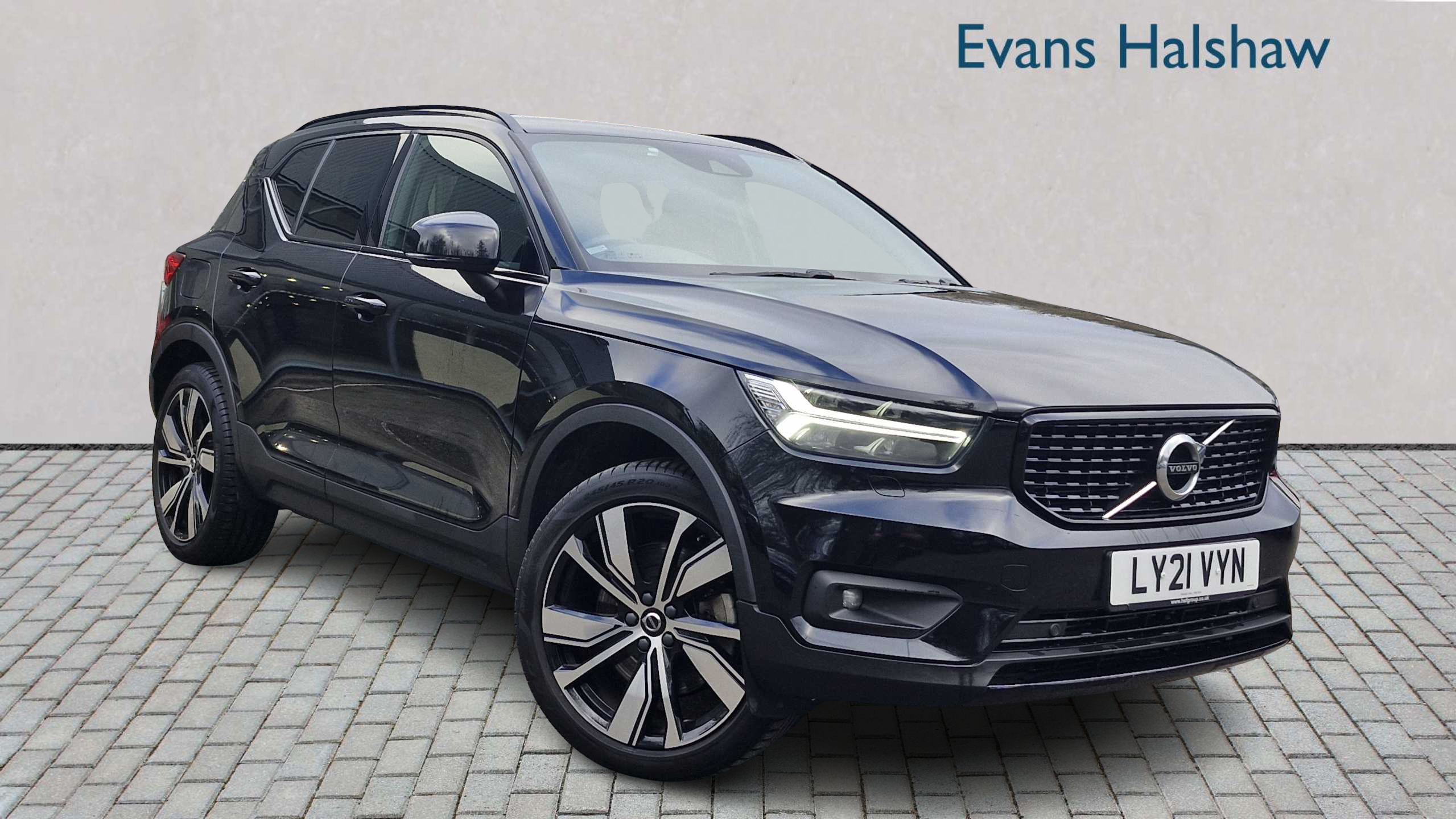 Main listing image - Volvo XC40 Recharge