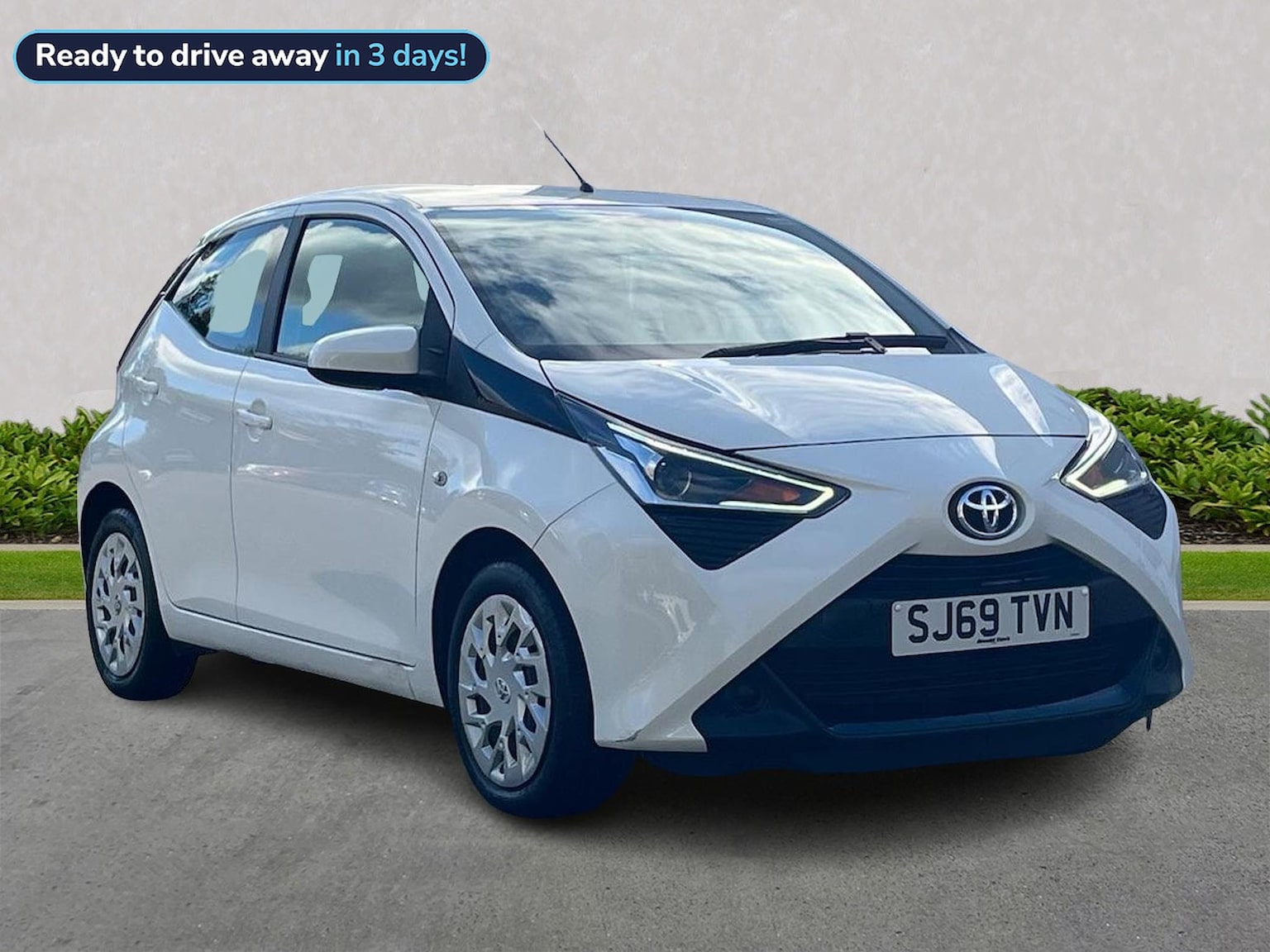 Main listing image - Toyota Aygo