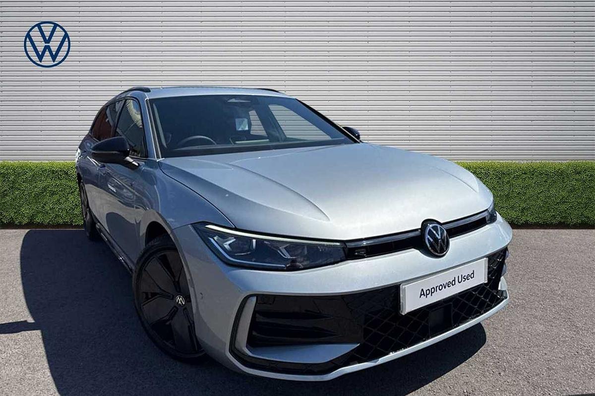Main listing image - Volkswagen Passat