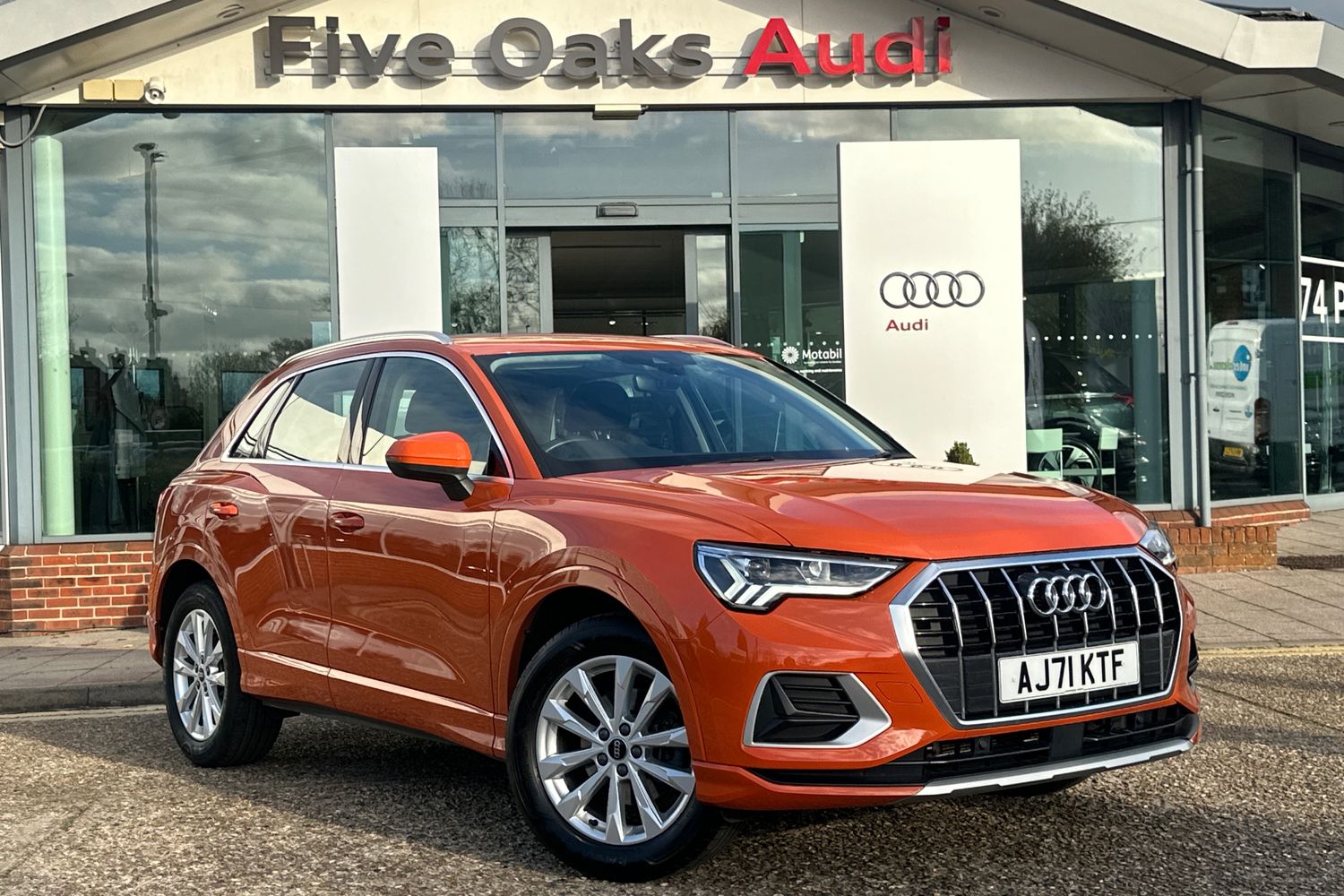 Main listing image - Audi Q3