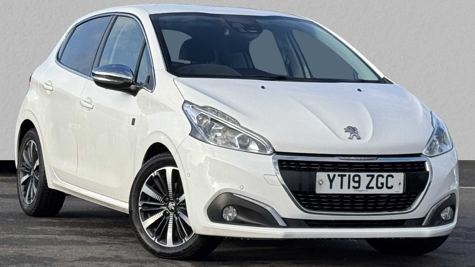 Main listing image - Peugeot 208