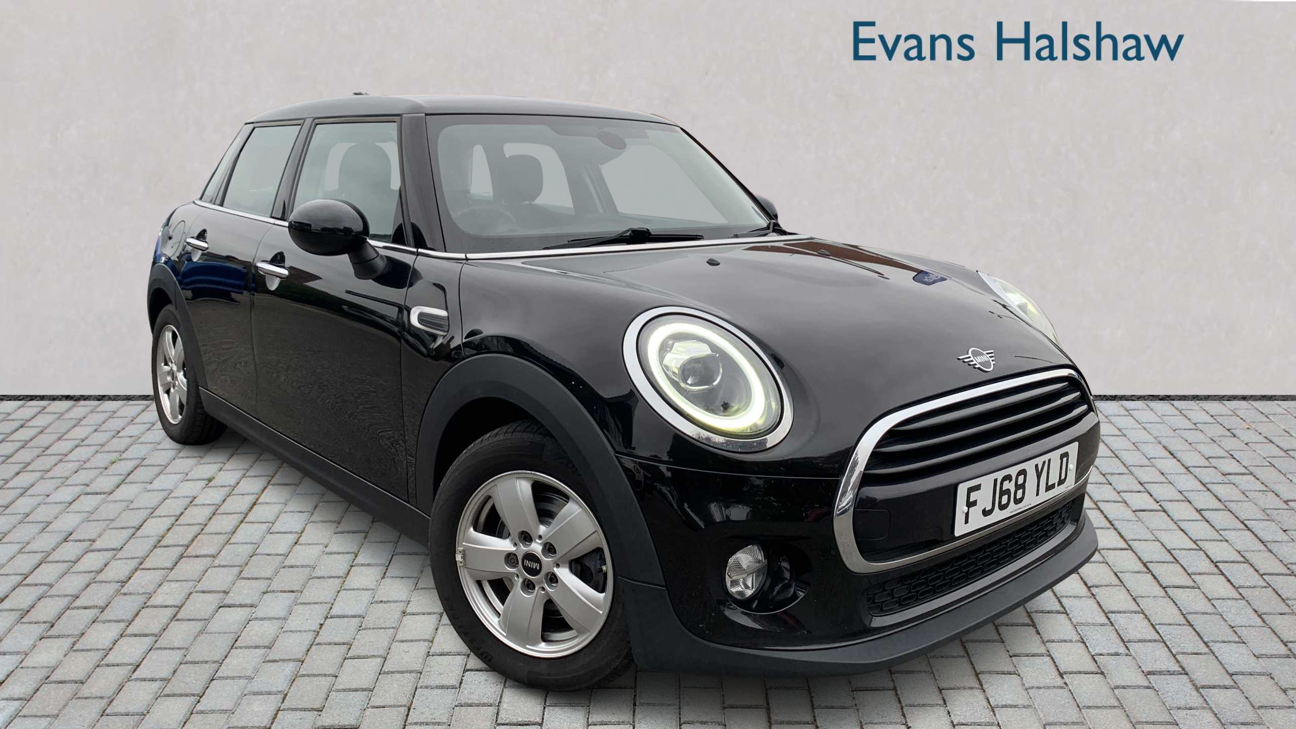 Main listing image - MINI Hatchback 5dr