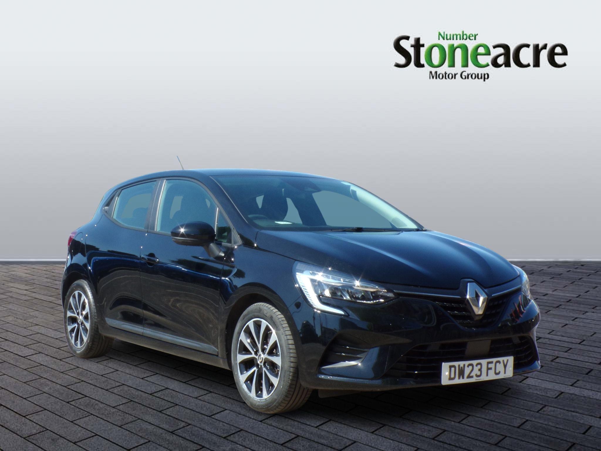 Main listing image - Renault Clio