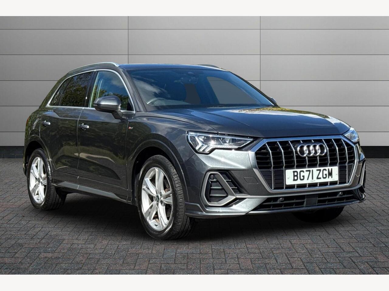 Main listing image - Audi Q3