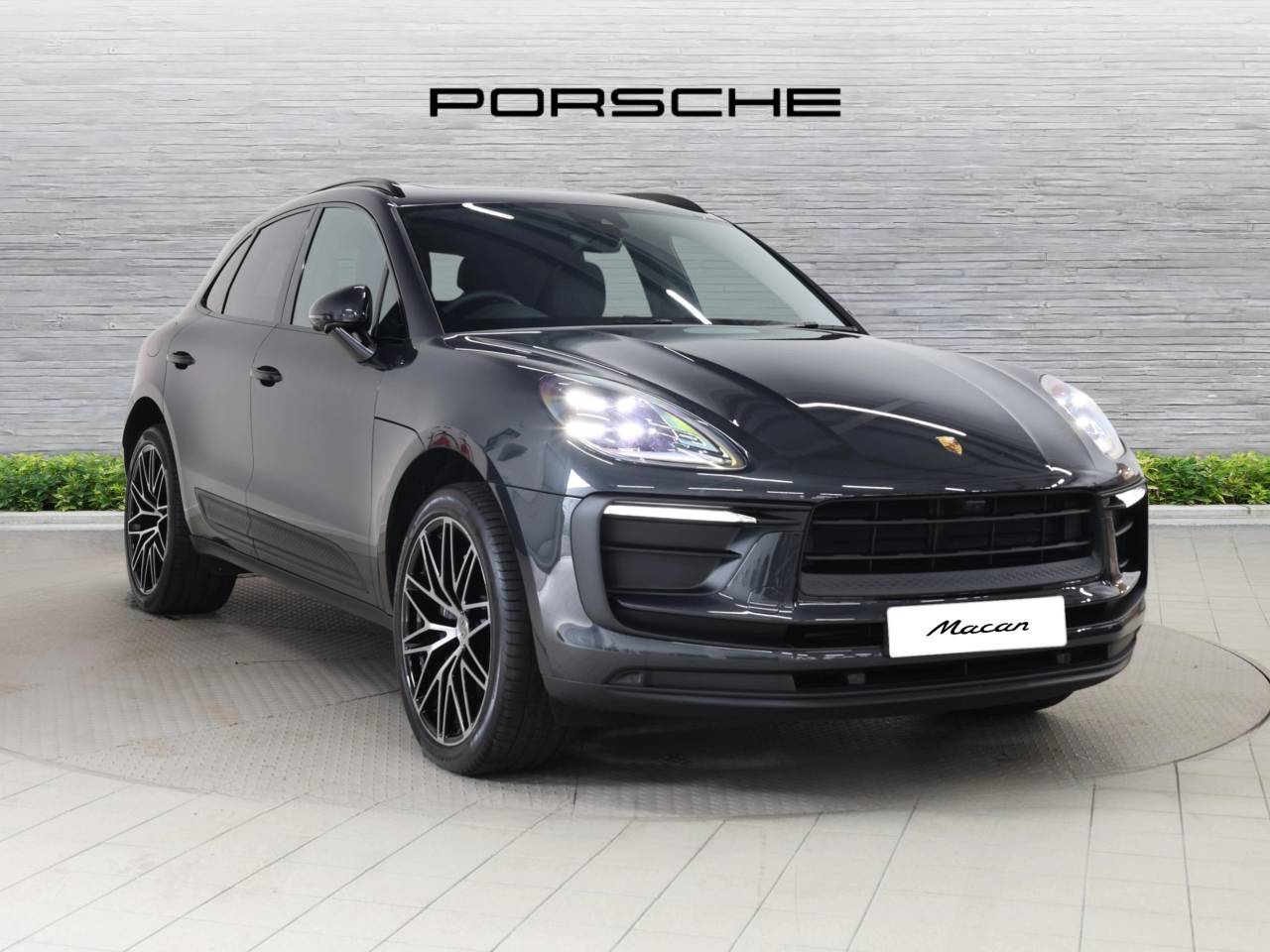 Main listing image - Porsche Macan