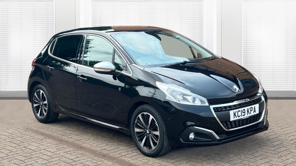 Main listing image - Peugeot 208