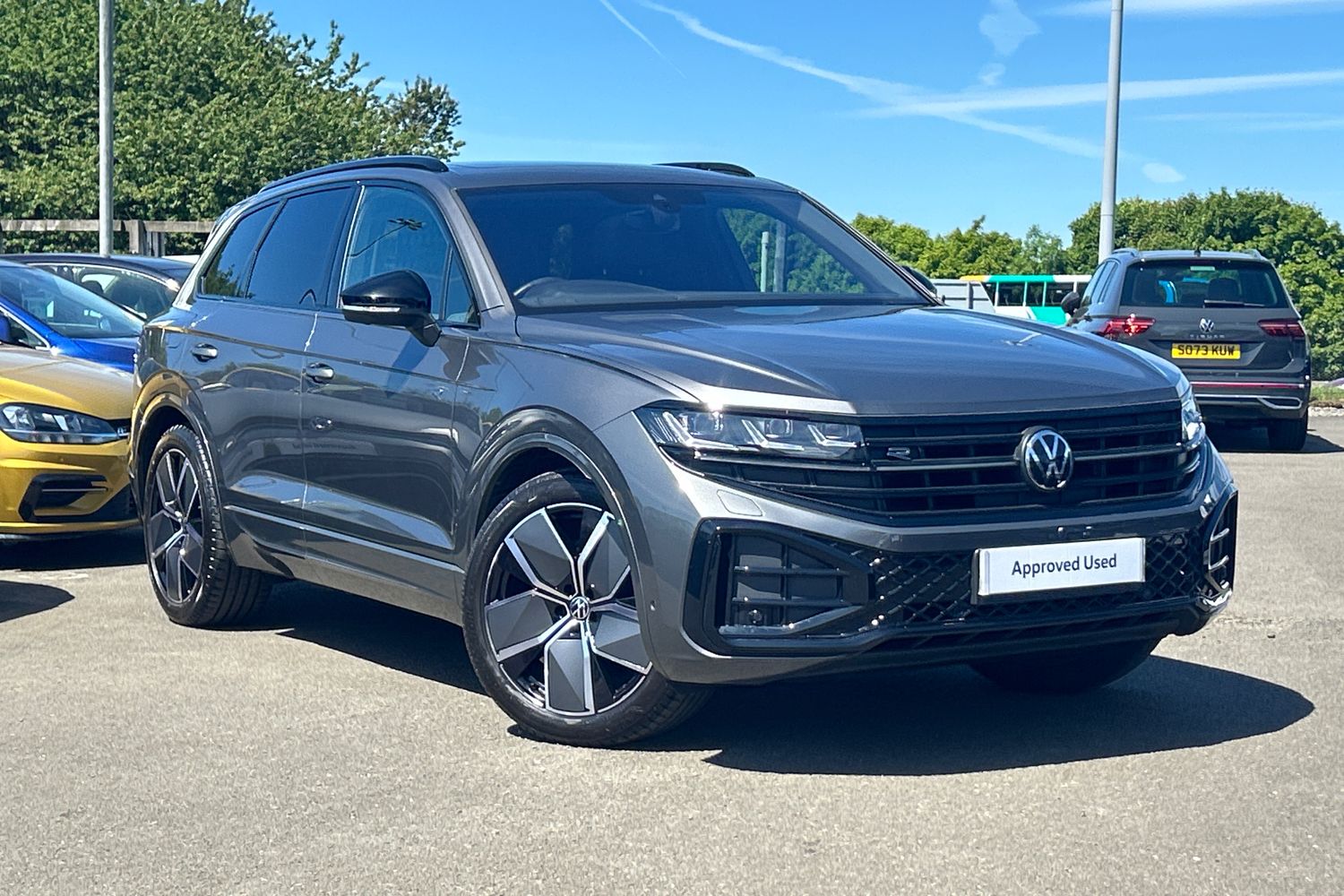 Main listing image - Volkswagen Touareg