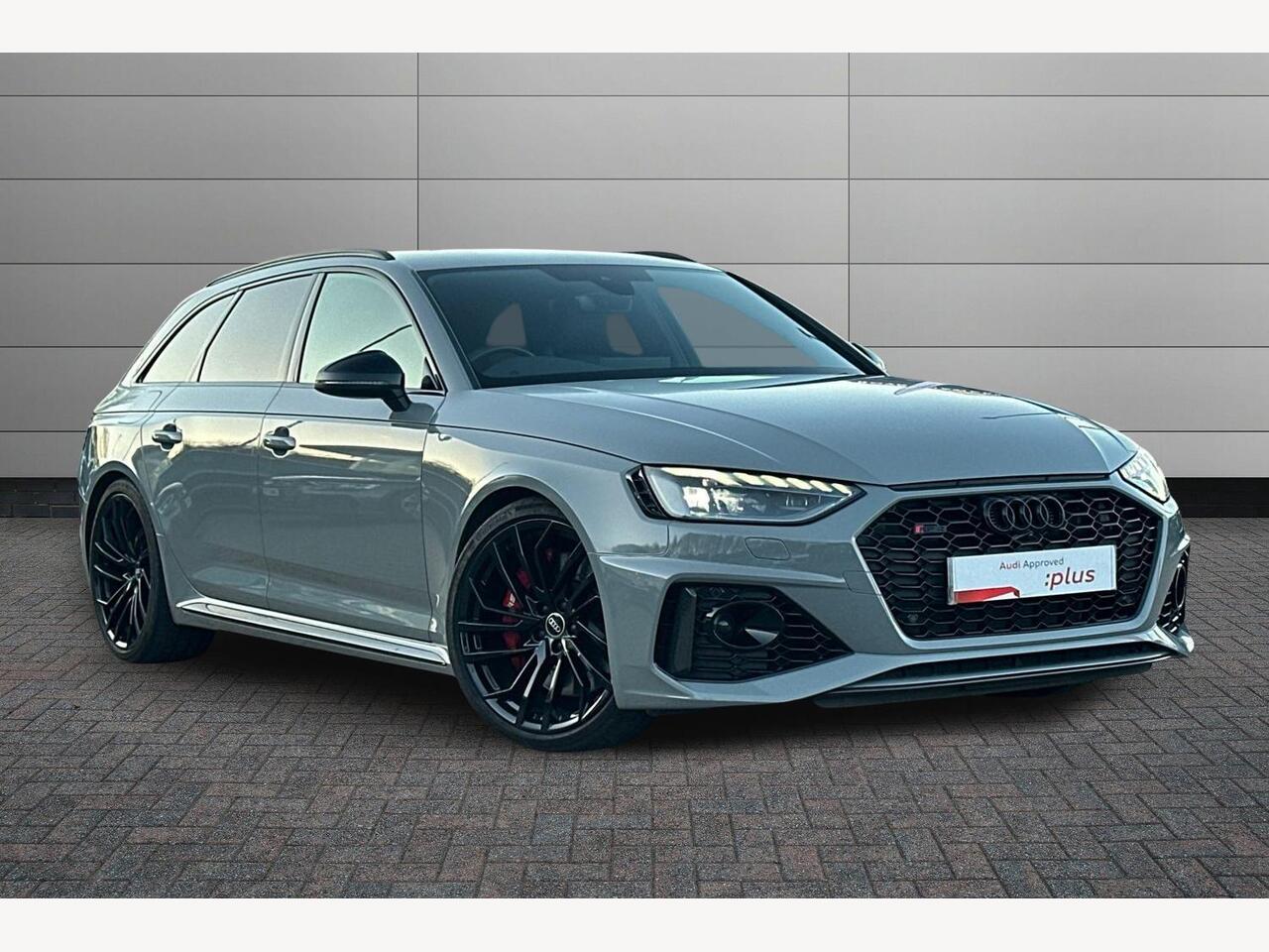 Main listing image - Audi RS4