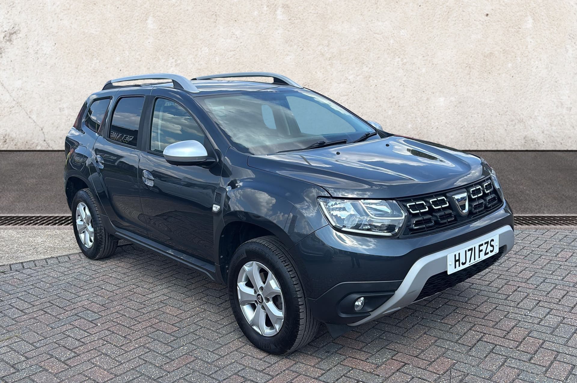 Main listing image - Dacia Duster