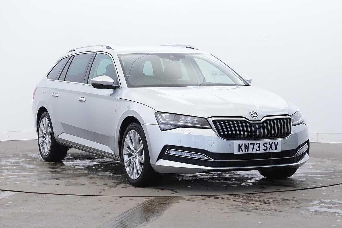 Main listing image - Skoda Superb Estate