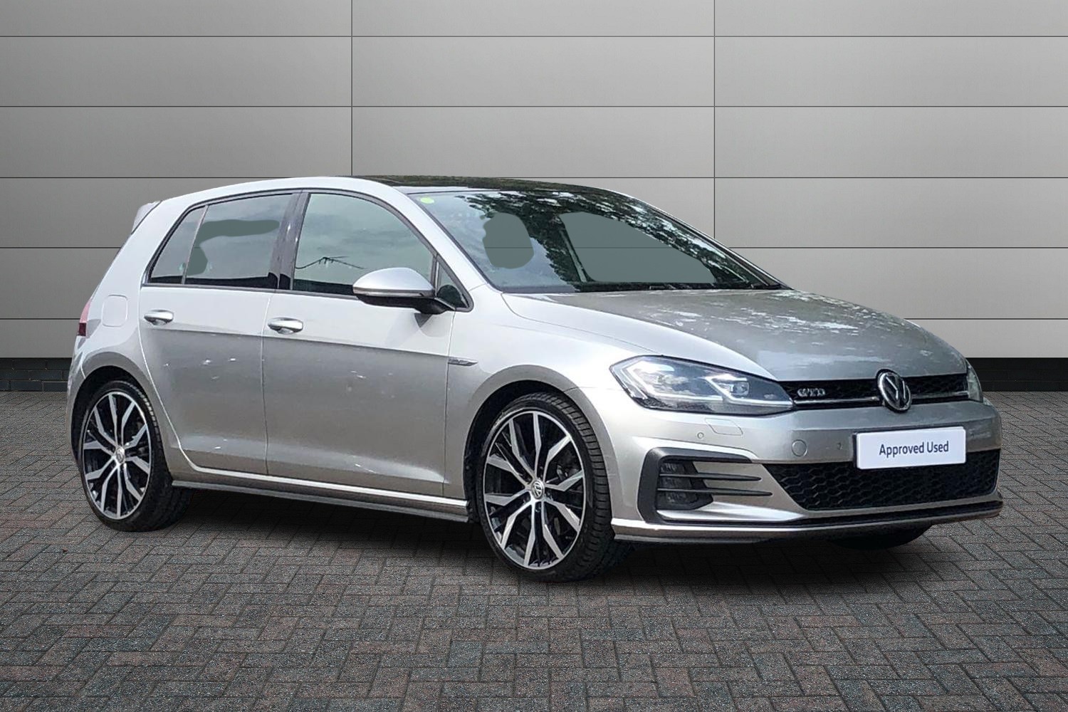 Main listing image - Volkswagen Golf