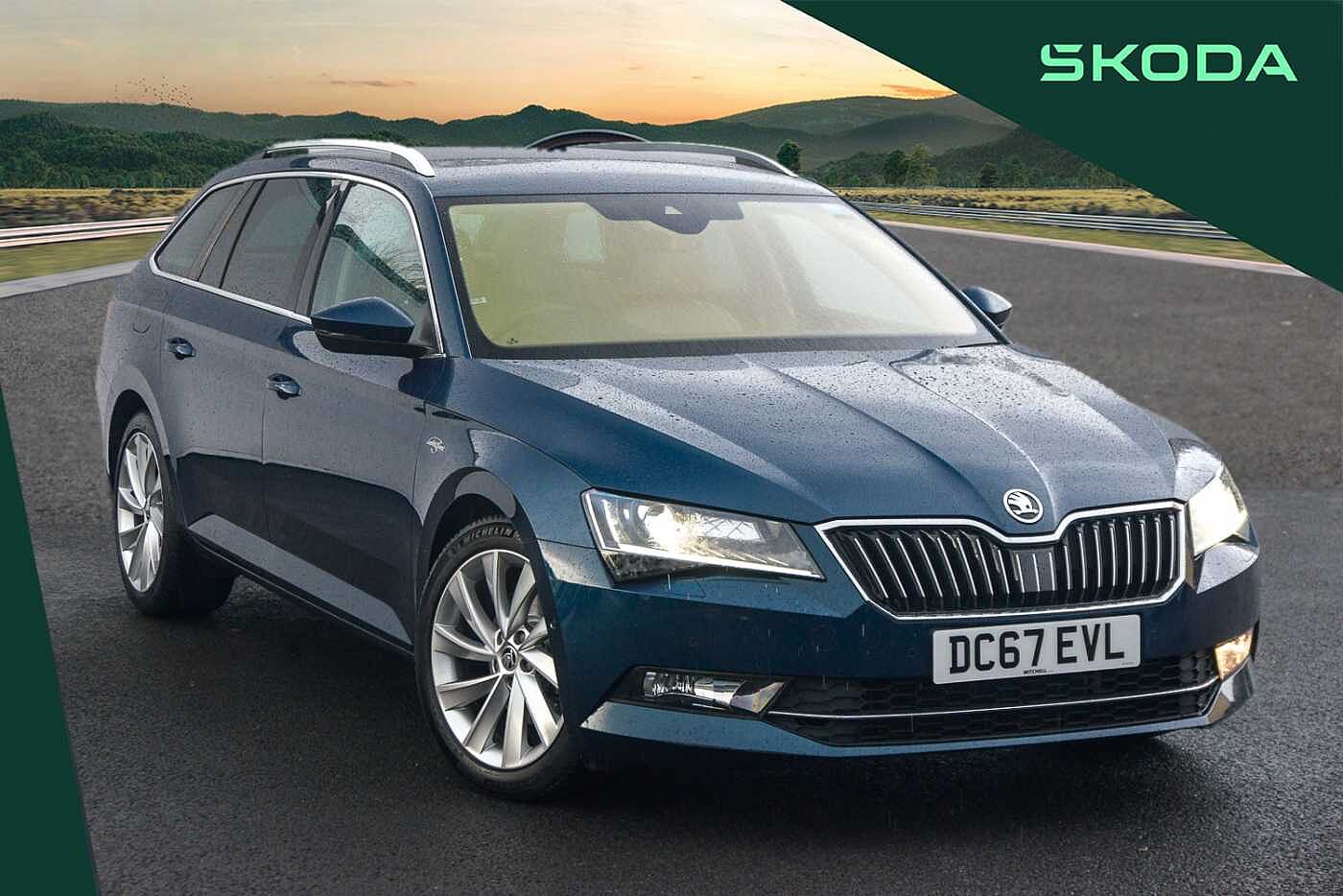 Main listing image - Skoda Superb Estate