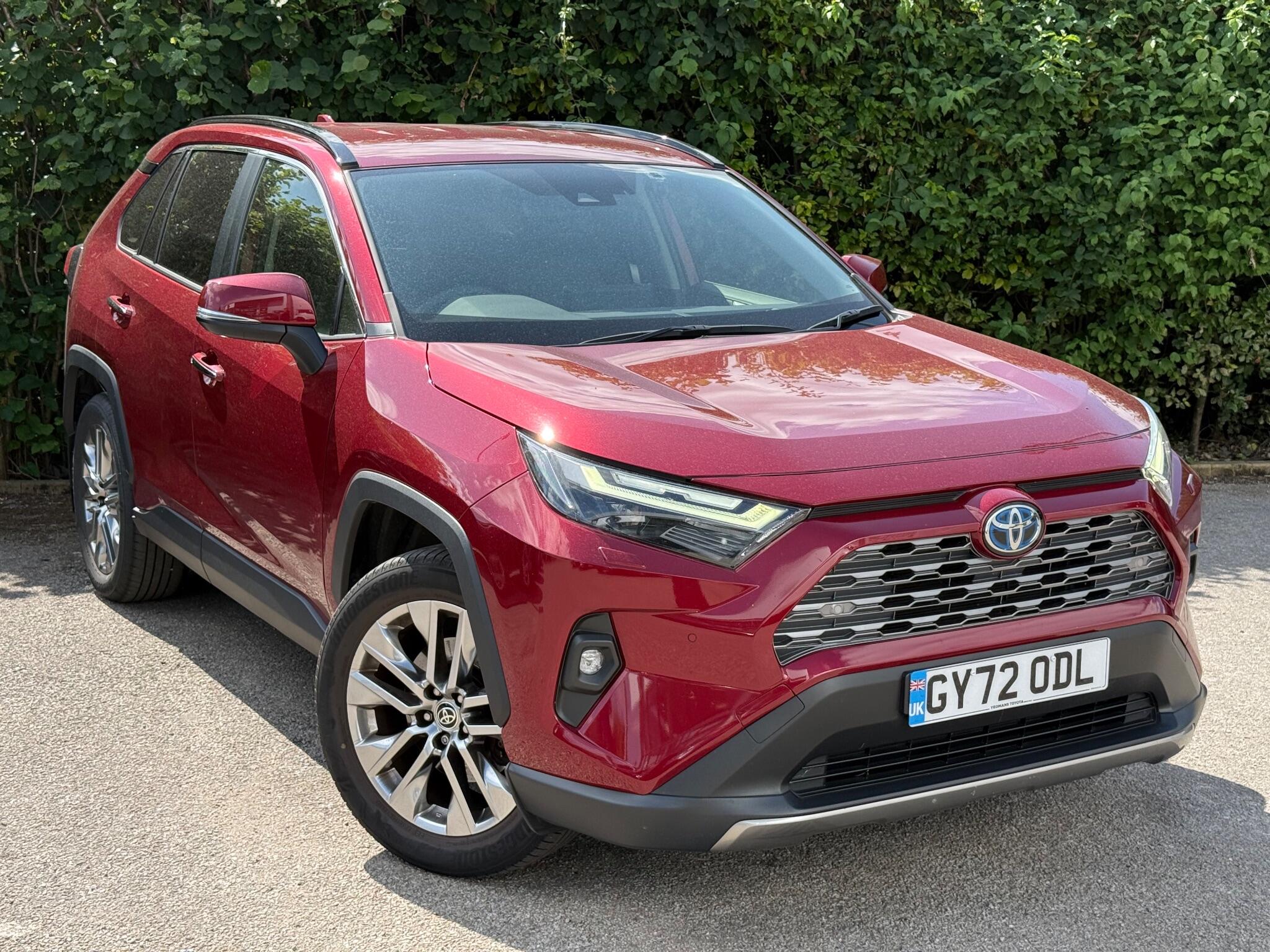 Main listing image - Toyota RAV4