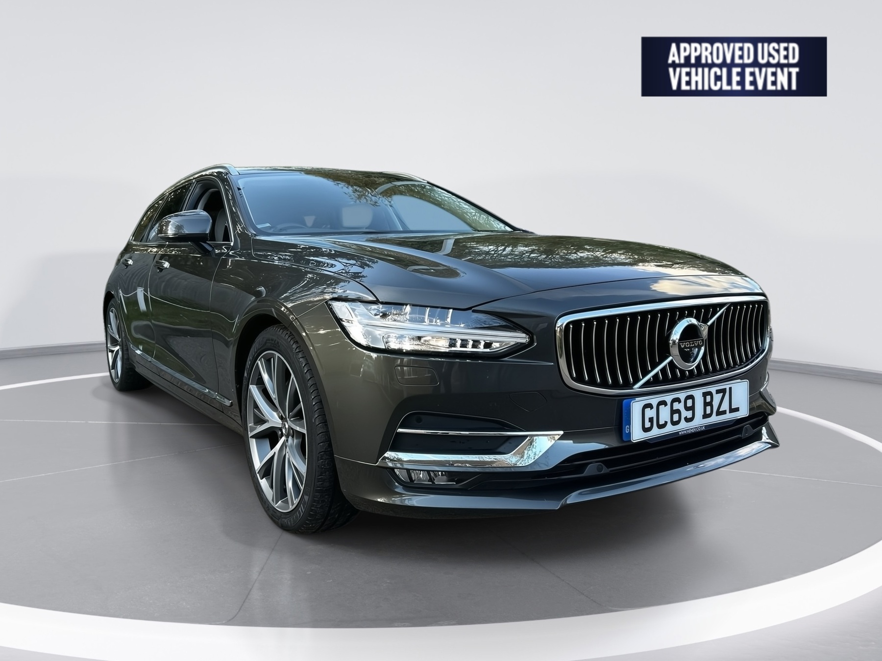 Main listing image - Volvo V90